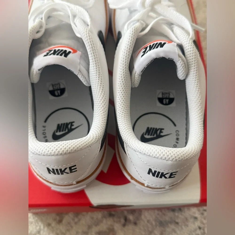 Nike Court Legacy White Black Gum Sneakers Youth 6Y Women’s 7.5 New